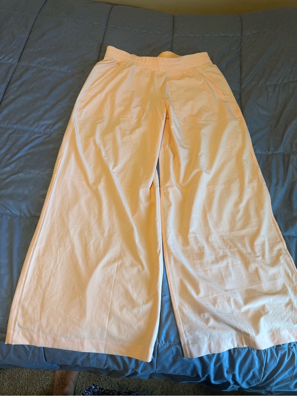 Lululemon Swift Wide-Leg Mid-Rise Pants in Peach Bellini